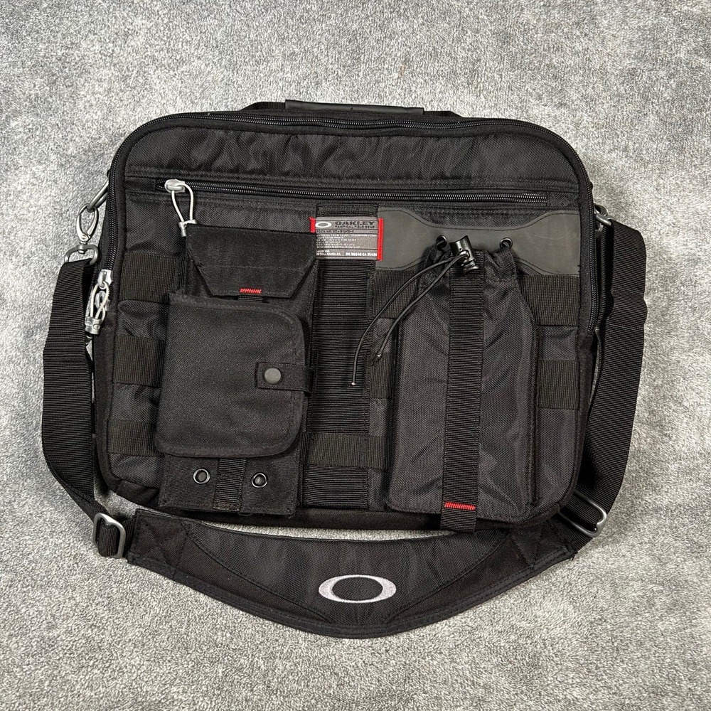 Oakley Tactical Field Gear Messenger Bag Black Utility Crossbody 20-91242-0